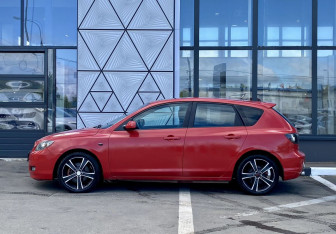 Подержанный автомобиль Mazda 3 Hatchback 2005 года (8 фото)