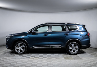 Подержанный автомобиль Geely Okavango 2023 года (9 фото)