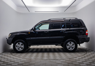 Подержанный автомобиль Toyota Land Cruiser Suv 2006 года (8 фото)