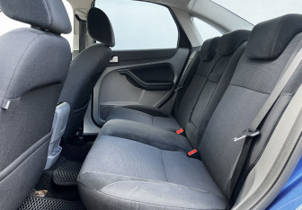 Подержанный автомобиль Ford Focus Sedan 2008 года (11 фото)