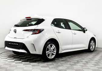 Подержанный автомобиль Toyota Corolla Hatchback 2019 года (3 фото)
