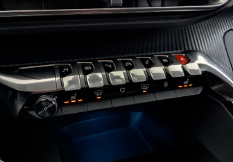 Подержанный автомобиль Peugeot 3008 2019 года (21 фото)