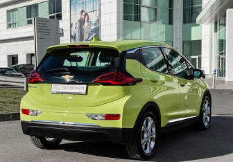 Подержанный автомобиль Chevrolet Bolt 2018 года (5 фото)