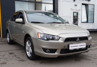 Подержанный автомобиль Mitsubishi Lancer Sedan 2008 года (3 фото)