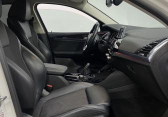 Подержанный автомобиль BMW X4 2019 года (26 фото)