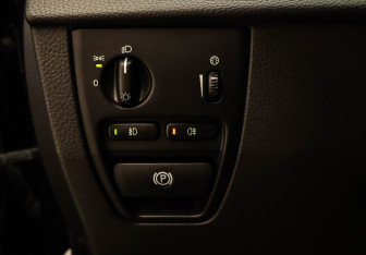 Подержанный автомобиль Volvo XC90 2006 года (15 фото)