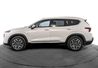 Подержанный автомобиль Hyundai Santa Fe 2021 года (8 фото)