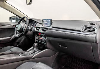 Подержанный автомобиль Mazda 6 Sedan 2016 года (11 фото)