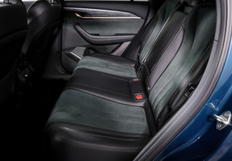 Подержанный автомобиль Geely Monjaro 2023 года (10 фото)