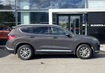 Подержанный автомобиль Hyundai Santa Fe 2021 года (4 фото)