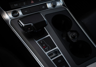 Подержанный автомобиль Audi A6 Sedan 2021 года (18 фото)
