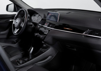 Подержанный автомобиль BMW X1 2021 года (9 фото)