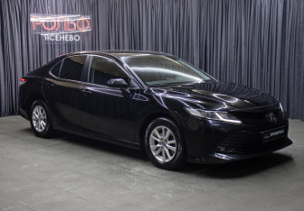 Подержанный автомобиль Toyota Camry Sedan 2018 года (3 фото)
