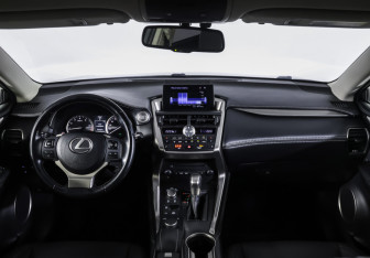 Подержанный автомобиль Lexus NX 2015 года (17 фото)