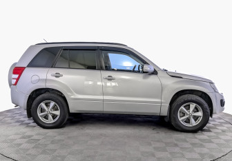 Подержанный автомобиль Suzuki Grand Vitara 2014 года (4 фото)