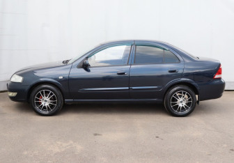 Подержанный автомобиль Nissan Almera Classic 2007 года (8 фото)