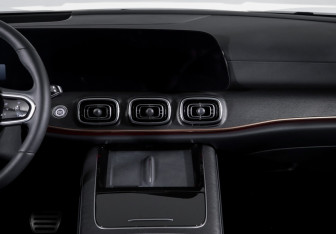 Подержанный автомобиль Jaecoo J8 2024 года (13 фото)