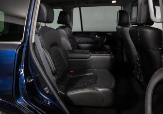 Подержанный автомобиль Infiniti QX80 2018 года (10 фото)
