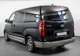 Подержанный автомобиль Hyundai H-1 2019 года (7 фото)