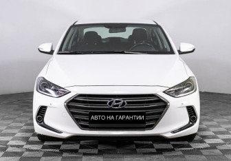 Подержанный автомобиль Hyundai Elantra Sedan 2017 года (2 фото)