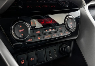 Подержанный автомобиль Mitsubishi Eclipse Cross 2019 года (21 фото)