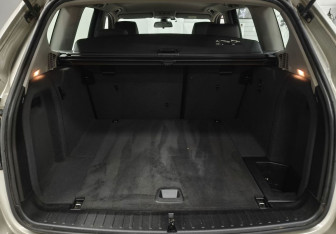 Подержанный автомобиль BMW X3 2011 года (9 фото)