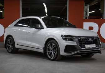 Подержанный автомобиль Audi Q8 2020 года (3 фото)