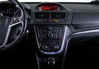 Подержанный автомобиль Opel Mokka 2014 года (14 фото)