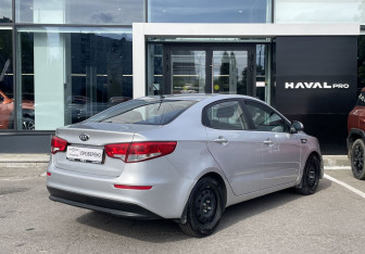 Подержанный автомобиль Kia Rio Sedan 2015 года (5 фото)