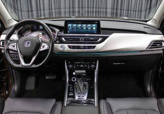 Подержанный автомобиль Changan CS75 2020 года (14 фото)
