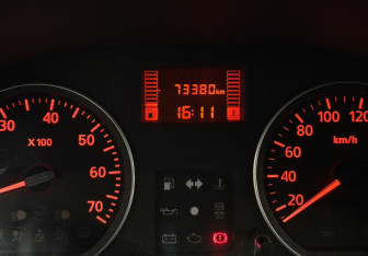 Подержанный автомобиль Renault Logan Sedan 2013 года (13 фото)