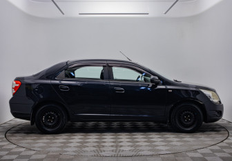 Подержанный автомобиль Chevrolet Cobalt Sedan 2013 года (6 фото)