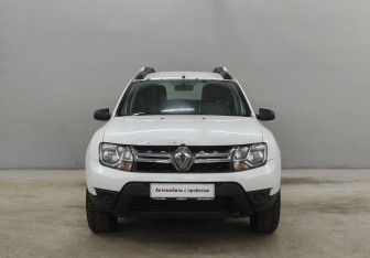 Подержанный автомобиль Renault Duster 2016 года (2 фото)