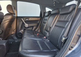 Подержанный автомобиль Honda CR-V 2008 года (11 фото)