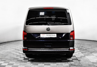 Подержанный автомобиль Volkswagen Multivan 2020 года (7 фото)