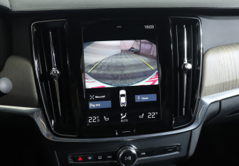 Подержанный автомобиль Volvo S90 2021 года (20 фото)