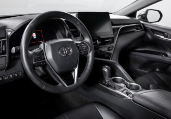 Подержанный автомобиль Toyota Camry Sedan 2023 года (14 фото)