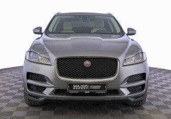 Подержанный автомобиль Jaguar F-Pace 2019 года (2 фото)