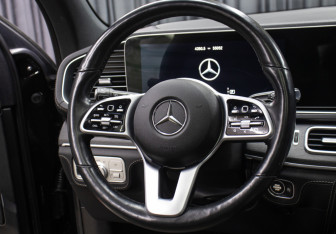 Подержанный автомобиль Mercedes-Benz GLE 2019 года (17 фото)