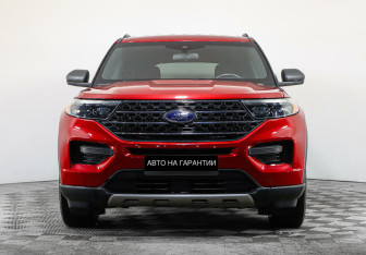 Подержанный автомобиль Ford Explorer 2020 года (2 фото)
