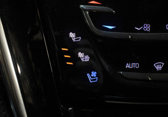 Подержанный автомобиль Cadillac Escalade Suv 2019 года (25 фото)