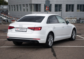 Подержанный автомобиль Audi A4 Sedan 2019 года (5 фото)