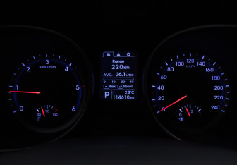 Подержанный автомобиль Hyundai Santa Fe 2015 года (12 фото)