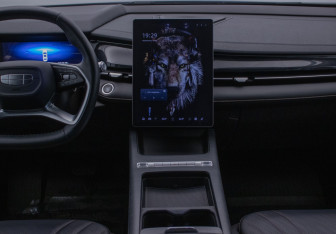 Подержанный автомобиль Geely Preface 2024 года (14 фото)