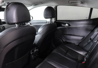 Подержанный автомобиль Kia Stinger 2019 года (12 фото)
