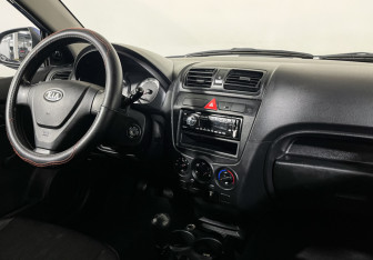 Подержанный автомобиль Kia Picanto 2009 года (14 фото)