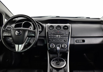 Подержанный автомобиль Mazda CX-7 2011 года (7 фото)
