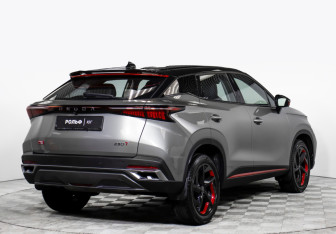 Подержанный автомобиль Omoda C5 2023 года (5 фото)