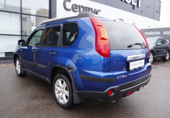 Подержанный автомобиль Nissan X-Trail 2008 года (7 фото)