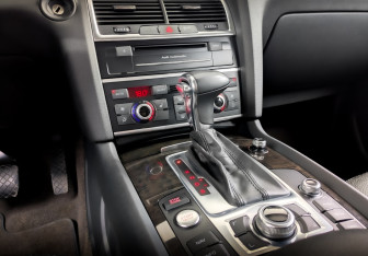 Подержанный автомобиль Audi Q7 2012 года (29 фото)